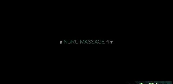  Sexy japanesse masseuse gives sex massage 01